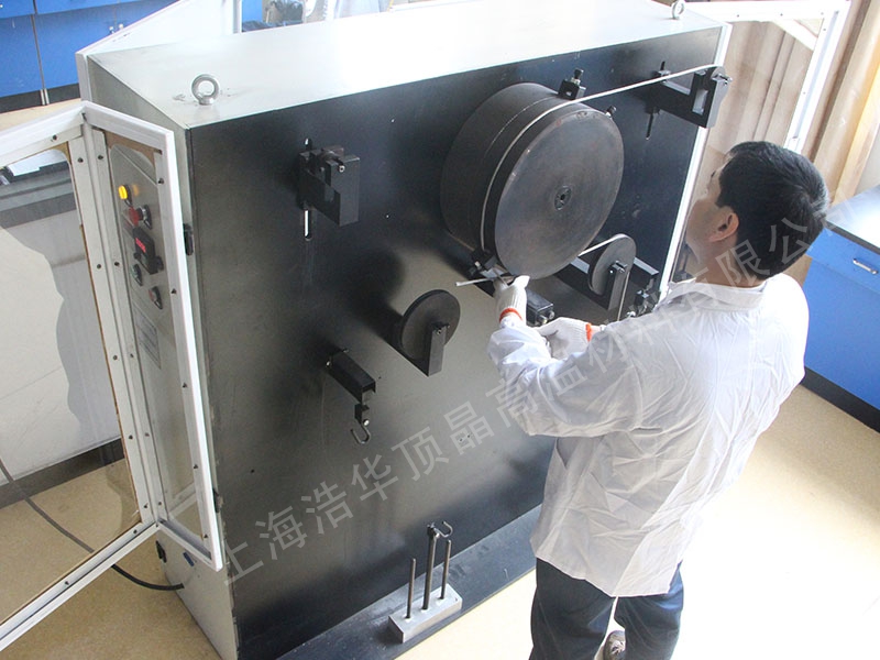 弯曲疲劳试验机